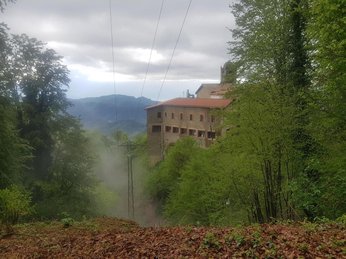 Santuari De La Salut De Sant Felíu de Pallarols Exterior foto